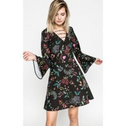 Answear - Sukienka. Szare sukienki mini ANSWEAR, na co dzień, l, z materiału, casualowe, rozkloszowane. W wyprzedaży za 239,90 zł.