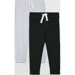 Blukids - Spodnie dziecięce 98-134 cm (2-pack). Szare spodnie chłopięce Blukids, bez wzorów, z bawełny, casualowe. W wyprzedaży za 49,90 zł.