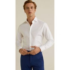 Mango Man - Koszula Emeritol. Białe koszule męskie marki Mango Man, s, bez wzorów, z elastanu, eleganckie, z włoskim kołnierzykiem, z długim rękawem. Za 199,90 zł.