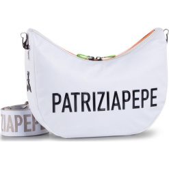 Torebka PATRIZIA PEPE - 2V9892/A344-W146 Bianco. Białe listonoszki damskie Patrizia Pepe, na co dzień, bez wzorów, z materiału, eleganckie, bez dodatków. Za 879,00 zł.