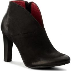 Botki CARINII - B3615/O 360-000-PSK-A92. Czarne buty zimowe damskie Carinii, z nubiku, na obcasie. W wyprzedaży za 209,00 zł.