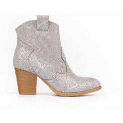 Kowbojki na obcasie - skóra naturalna - model 471 - kolor szary wąż. Szare botki damskie Zapato, ze skóry, bez obcasa, na obcasie, bez zapięcia. W wyprzedaży za 319,20 zł.