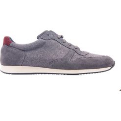 Skórzane sneakersy w kolorze szarym. Szare trampki męskie Eva Lopez, Maria Barcelo, bez wzorów, ze skóry, na sznurówki. W wyprzedaży za 269,95 zł.