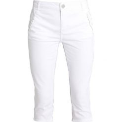 Mos Mosh ETTA COLOUR 3/4 Szorty jeansowe white. Białe szorty jeansowe damskie marki Mos Mosh. Za 479,00 zł.