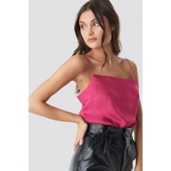 NA-KD Satin Cami Top - Pink. Różowe topy damskie NA-KD, bez wzorów, z materiału, bez kołnierzyka. Za 52,95 zł.