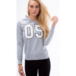 Bluza jasnoszara z cekinami 0115. Szare bluzy damskie Fasardi, xl, bez wzorów, bez rękawów, bez kaptura. Za 39,00 zł.