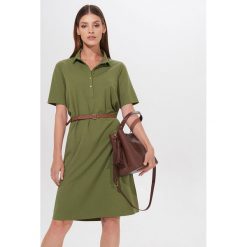 Dzianinowa sukienka z paskiem - Khaki. Brązowe sukienki damskie Mohito, s, z dzianiny. Za 119,99 zł.