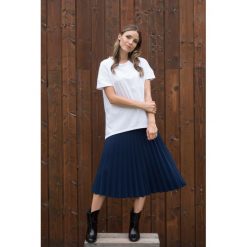 Biały T-shirt oversize z kieszonką Soulful. Białe t-shirty damskie Veva, s, z aplikacjami, bez kołnierzyka. Za 79,00 zł.