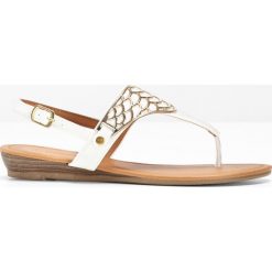 Sandały japonki bonprix biały. Białe klapki damskie bonprix, bez wzorów, eleganckie, bez obcasa, bez zapięcia. Za 54,99 zł.