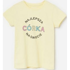 Bawełniany t-shirt z napisem - Zielony. Zielone t-shirty damskie Reserved, z napisami, z bawełny, bez kołnierzyka. Za 19,99 zł.