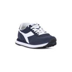 Buty Diadora 074 KOALA H. Niebieskie trampki i tenisówki damskie Diadora, bez wzorów, bez zapięcia. Za 426,18 zł.