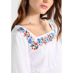 Bluzki damskie: Fashion Union BARBARY Bluzka white/red