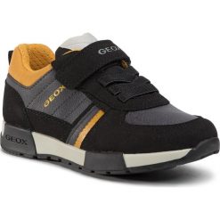 Sneakersy GEOX - J Alfier B. A J946NA 0BUAF C9241 S Black/Dk Yellow. Czarne trampki chłopięce Geox, bez wzorów, ze skóry ekologicznej, na rzepy. W wyprzedaży za 179,00 zł.