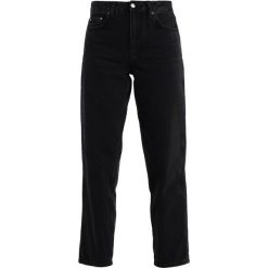 Jeansy damskie: Topshop BOUTIQUE BOY ROLLED Jeansy Relaxed Fit black