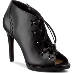 Szpilki MICHAEL KORS - Thalia Bootie 40S7THHE5L Black. Czarne botki damskie skórzane marki Michael Kors, eleganckie, na obcasie. W wyprzedaży za 689,00 zł.