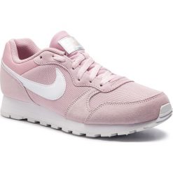 Buty NIKE - Md Runner 2 749869 500 Plum Chalk/White. Różowe buty sportowe damskie Nike, na co dzień, bez wzorów, ze skóry, bez obcasa, na płaskiej podeszwie, bez zapięcia. W wyprzedaży za 229,00 zł.