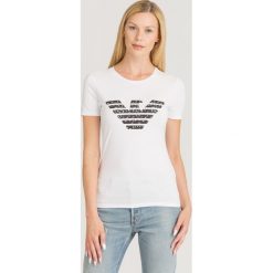 T-SHIRT EMPORIO ARMANI. Białe t-shirty damskie Emporio Armani, z nadrukiem, z elastanu, z okrągłym kołnierzem. Za 203,40 zł.