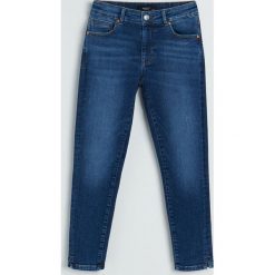Jeansy slim cropped - Granatowy. Niebieskie jeansy damskie Reserved. Za 79,99 zł.