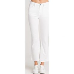 JEANSY DZWONY SLIM FIT ICE PLAY. Białe jeansy damskie Ice Play. Za 360,00 zł.