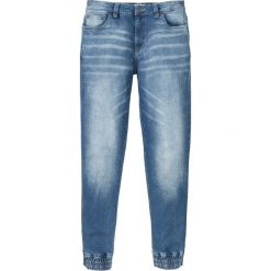 Dżinsy ze stretchem Regular Fit Tapered bonprix jasnoniebieski "used". Niebieskie jeansy męskie regular bonprix. Za 79,99 zł.