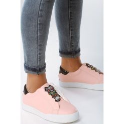 Różowe Buty Sportowe Milion Lights. Różowe buty sportowe damskie Born2be, bez wzorów, sportowe. W wyprzedaży za 29,99 zł.