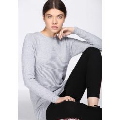 Jasnoszary Sweter All Round. Szare swetry klasyczne damskie Born2be, na jesień, xl. Za 39,99 zł.
