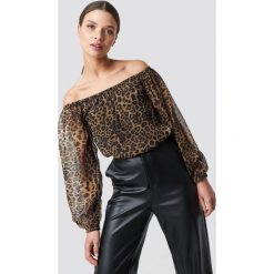 NA-KD Boho Szyfonowa bluzka z odkrytymi ramionami - Multicolor. Szare bluzki damskie NA-KD Boho, bez wzorów, z szyfonu, boho, bez kołnierzyka, bez rękawów. Za 121,95 zł.