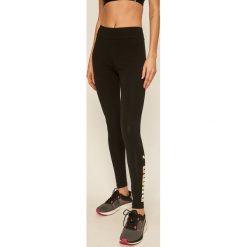 Puma - Legginsy. Czarne spodnie damskie Puma, s, z nadrukiem, z elastanu. Za 139,90 zł.