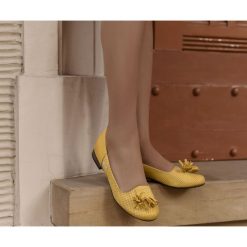 Dziurkowane balerinki - skóra naturalna - model 010 - kolor sonko. Baleriny damskie Zapato, bez wzorów, ze skóry, bez obcasa. W wyprzedaży za 239,20 zł.