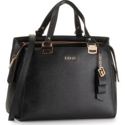 Torebka LIU JO - L Satchel A69001 E0087 Nero 22222. Czarne torebki klasyczne damskie Liu Jo, bez wzorów, ze skóry ekologicznej, klasyczne, bez dodatków. Za 689,00 zł.