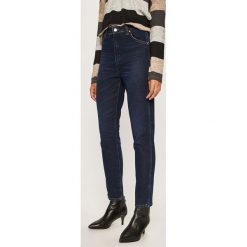 Wrangler - Jeansy 11WWZ. Niebieskie jeansy damskie Wrangler, z podwyższonym stanem. Za 369,90 zł.