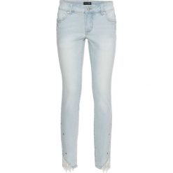 Dżinsy ze stretchem 7/8 z koronką bonprix jasnoniebieski "bleached". Niebieskie boyfriendy damskie bonprix. Za 79,99 zł.