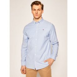 Koszula Tommy Jeans Stretch Oxford DM0DM06562. Fioletowe koszule męskie Tommy Jeans, xxl, bez wzorów, z elastanu, casualowe, bez kołnierzyka, bez rękawów. Za 299,00 zł.