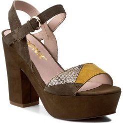 Sandały BRONX - 884423-G BX 959 Olive/Taupe/Mustard 1687. Zielone klapki damskie marki Bronx, bez wzorów, z zamszu, bez obcasa, na obcasie. W wyprzedaży za 159,00 zł.