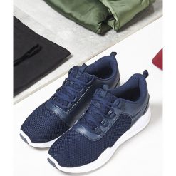 Granatowe Buty Sportowe Sports Club. Niebieskie buty sportowe męskie Born2be, ze skóry, na sznurówki. Za 99,99 zł.