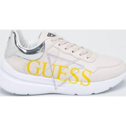Guess Jeans - Buty Milez. Białe buty sportowe damskie Guess Jeans, z aplikacjami, z jeansu, sportowe. Za 529,90 zł.