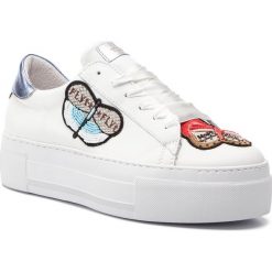 Sneakersy TOGOSHI - TG-13-02-000075 102. Białe półbuty damskie Togoshi, na co dzień, bez wzorów, ze skóry, bez obcasa, na koturnie, bez zapięcia. W wyprzedaży za 349,00 zł.