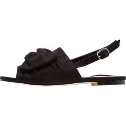 Rzymianki damskie: Lost Ink Wide Fit CARLA EYELET BOW FLAT Sandały black