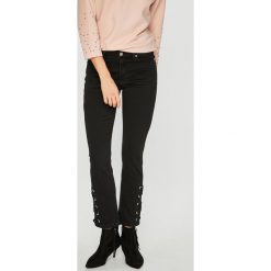 Medicine - Jeansy Vintage Revival. Czarne proste jeansy damskie marki MEDICINE. W wyprzedaży za 59,90 zł.
