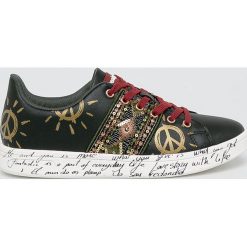 Desigual - Buty. Białe buty sportowe damskie Desigual, bez wzorów, z gumy, sportowe. W wyprzedaży za 219,90 zł.
