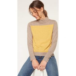 Golfy damskie: Sweter w kolorze żółto-beżowym