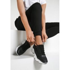 Czarne Sneakersy Eidothea. Czarne sneakersy damskie Renee, z jeansu. Za 99,99 zł.