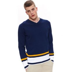 Sweter w pasy. Niebieskie swetry męskie Top Secret, na lato, m, w paski, z dzianiny, z dekoltem w serek, bez kaptura. W wyprzedaży za 29,99 zł.