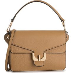 Torebka COCCINELLE - EM0 Ambrine Soft E1 EM0 12 02 01 Camel W46. Pomarańczowe torebki klasyczne damskie Coccinelle, bez wzorów, ze skóry, klasyczne, bez dodatków. Za 1499,00 zł.