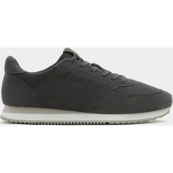 Buty sportowe męskie: Klasyczne granatowe buty sportowe