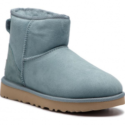Buty UGG - W Classic Mini II 1016222 W/Scc. Niebieskie kozaki damskie Ugg, na zimę, ze skóry, bez zapięcia. W wyprzedaży za 509,00 zł.