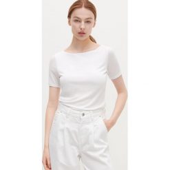 T-shirt z modalu i jedwabiu - Kremowy. Białe t-shirty damskie Reserved, s, bez wzorów, bez kołnierzyka. Za 69,99 zł.