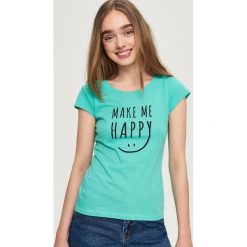 T-shirt z nadrukiem - Turkusowy. Niebieskie t-shirty damskie marki Sinsay, l, z nadrukiem. W wyprzedaży za 9,99 zł.