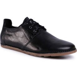 Półbuty FLY LONDON - Altafly P801484000 Black. Czarne półbuty męskie Fly London, na co dzień, bez wzorów, ze skóry, klasyczne, bez zapięcia. W wyprzedaży za 359,00 zł.