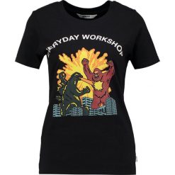 T-shirty damskie: Wemoto SAITO Tshirt z nadrukiem black
